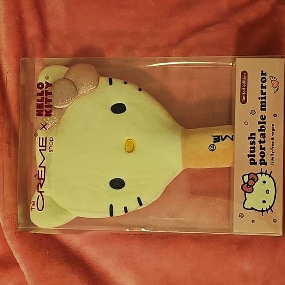 🎉HPx7🎉 the Crème shop x Hello Kitty Plush Portable Mirror - Picture 2 of 4